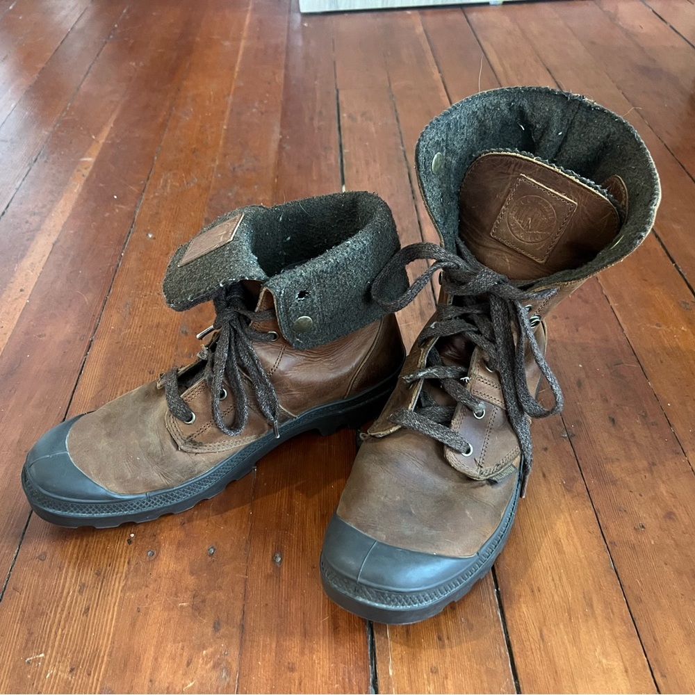 Palladium baggy brown leather boots